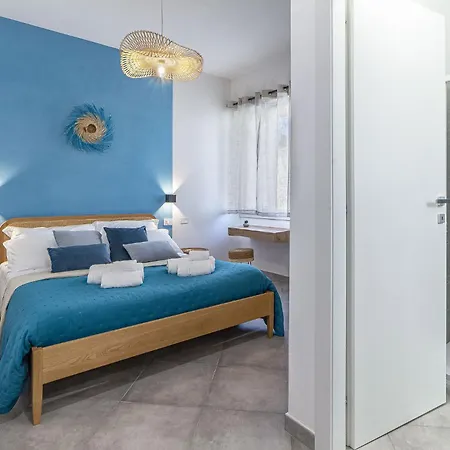 Affittacamere Nuras - L'azzurra - Double Bedrooms Private Bathroom&seaview Solarium
