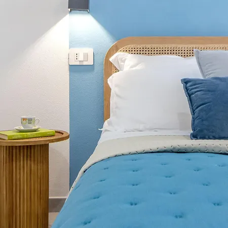 Nuras - L'azzurra - Double Bedrooms Private Bathroom And Seaview Solarium 招待所 索尔索