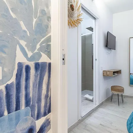 Nuras - L'azzurra - Double Bedrooms Private Bathroom And Seaview Solarium 招待所 索尔索