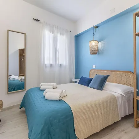 Nuras - L'azzurra - Double Bedrooms Private Bathroom And Seaview Solarium 招待所