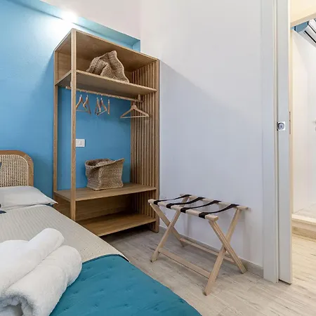 Nuras - L'azzurra - Double Bedrooms Private Bathroom And Seaview Solarium 招待所